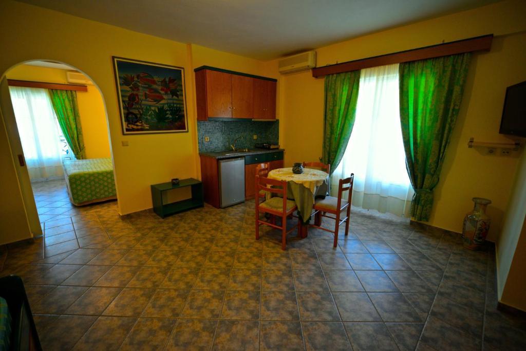 Hotel Odeon Васілікі Номер фото